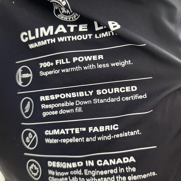 BNWT Aritzia TnA The Mega Puff Short Puffer Jacket XS - Picture 6 of 9